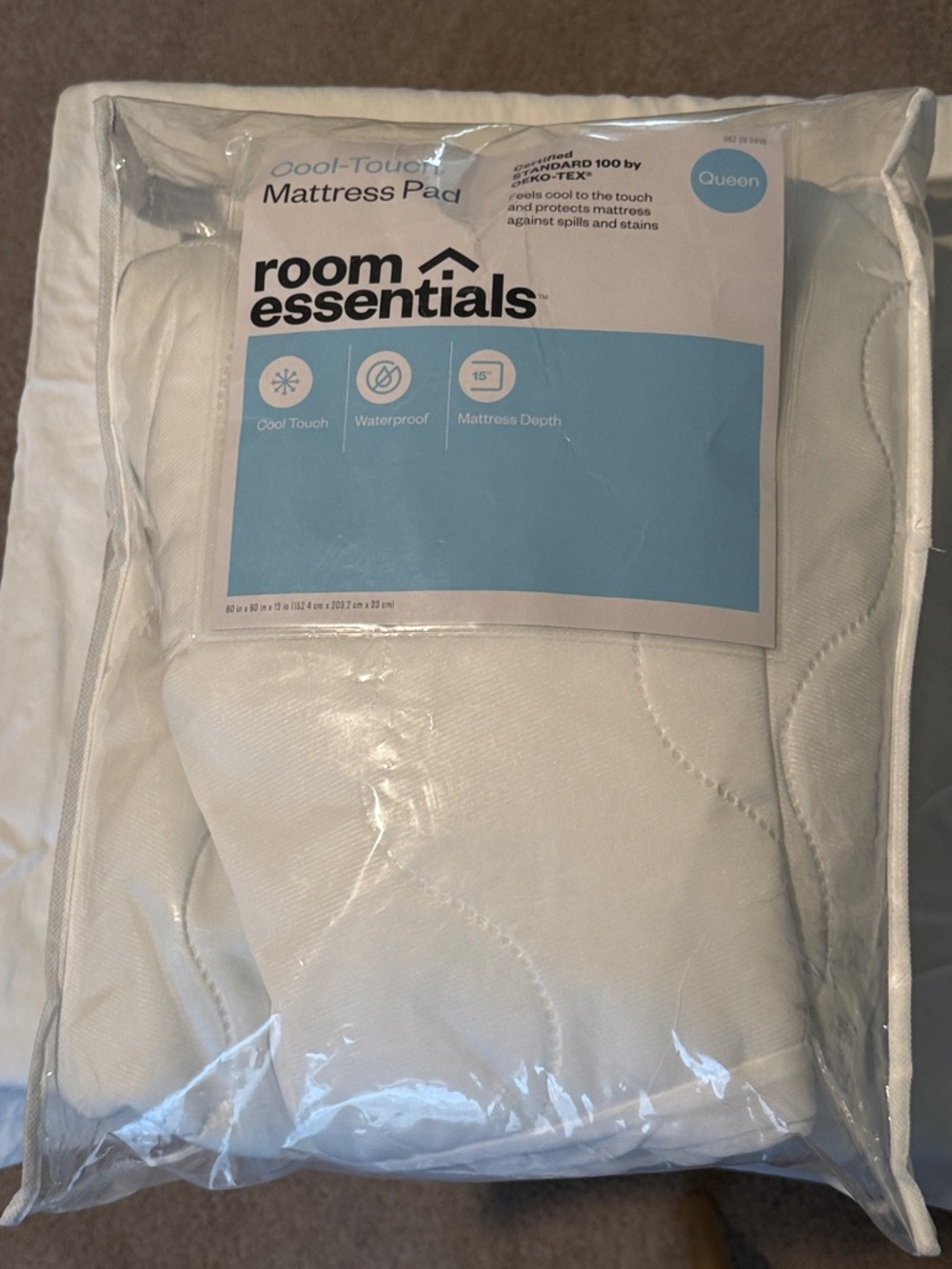 Room Essentials White Cool-Touch Mattress Pad - Queen